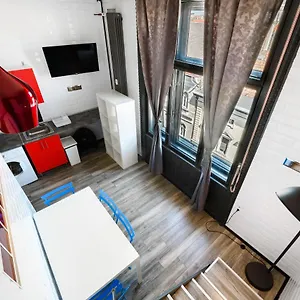rezervați aici
